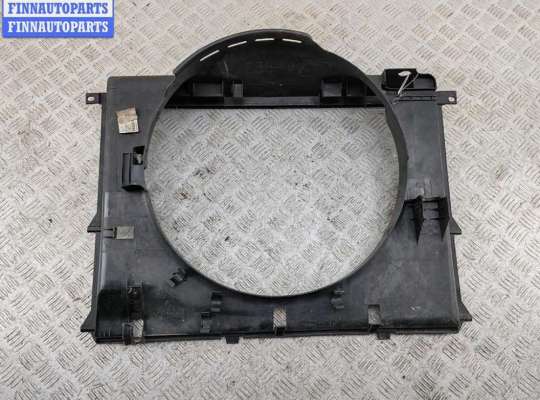 Диффузор (кожух) вентилятора радиатора BM3507529 на BMW 7 E38 (1994-2001)