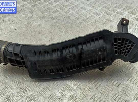 Патрубок интеркулера MB1707659 на Mercedes C-Class W203 (2000-2006)