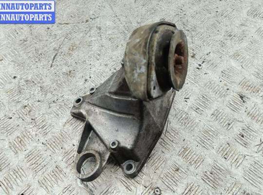 купить Кронштейн КПП опорный на Volkswagen Passat B5