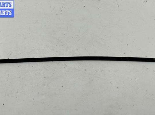 купить Молдинг стекла двери задней левой наружный на Volkswagen Touran