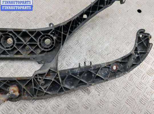 купить Рамка передняя (панель кузовная, телевизор) на Ford Focus I (1998-2005)