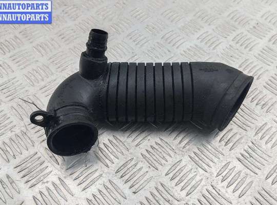 купить Патрубок турбины на Volkswagen Passat B5