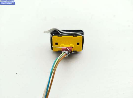 купить Кнопка стеклоподъемника переднего левого на BMW 3 E36 (1991-2000)