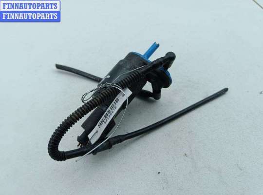 купить Насос (моторчик) омывателя стекла на Volkswagen Passat B5