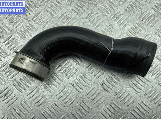 Патрубок интеркулера VG2706744 на Volkswagen Passat B6