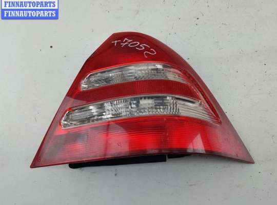 Фонарь задний правый MB1697612 на Mercedes C-Class W203 (2000-2006)