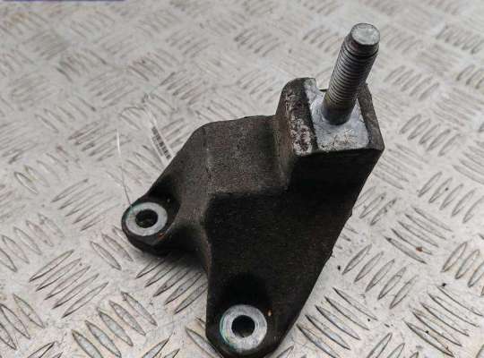 купить Кронштейн КПП опорный на Ford Focus I (1998-2005)