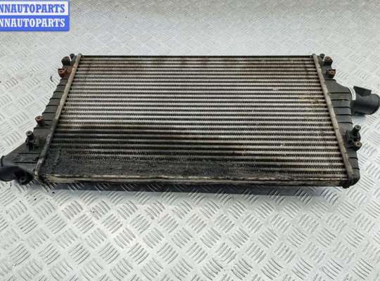 Купить Радиатор интеркулера на Audi A6 C5 (1997-2005) Радиатор интеркулера AU1722544 на Audi A6 C5 (1997-2005)