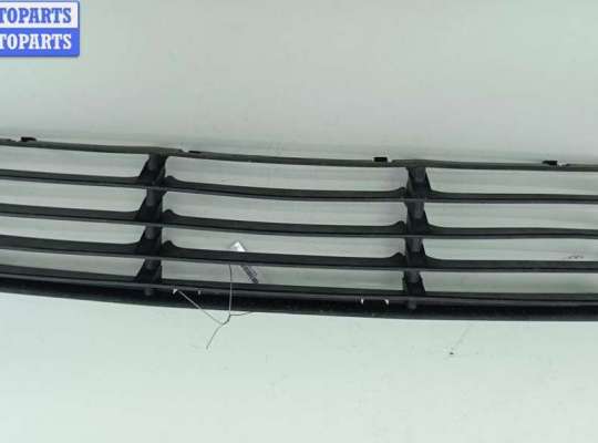 купить Решётка (заглушка) в бампер на Volkswagen Passat B5+ (GP)