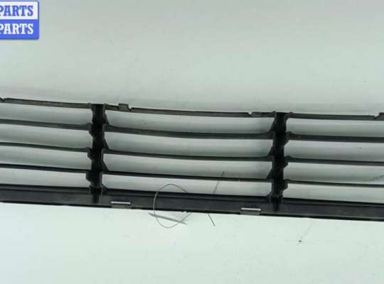 купить Решётка (заглушка) в бампер на Volkswagen Passat B5+ (GP)