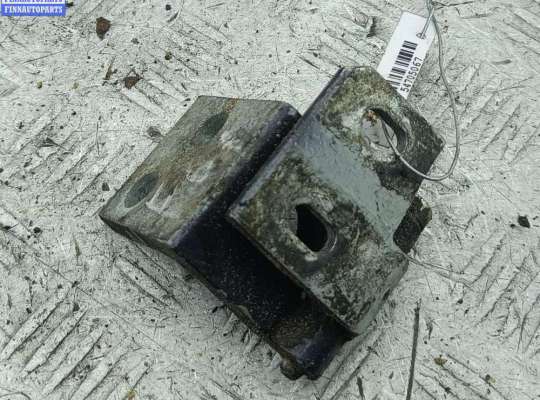 купить Петля двери передней левой на Peugeot 807