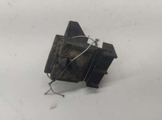 купить Кронштейн крепления на Audi A6 C4 (1994-1997)