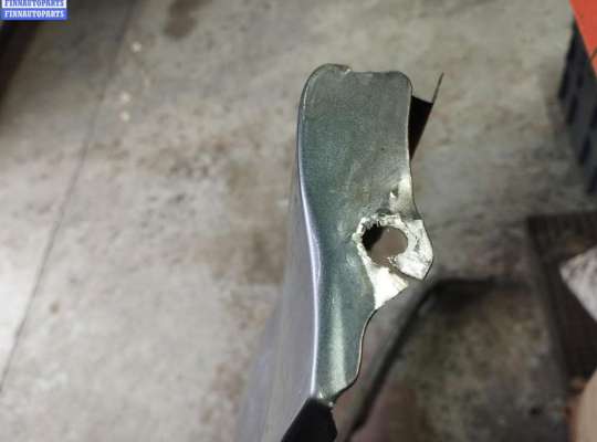 купить Крыло переднее левое на Chrysler Voyager (2001-2007)