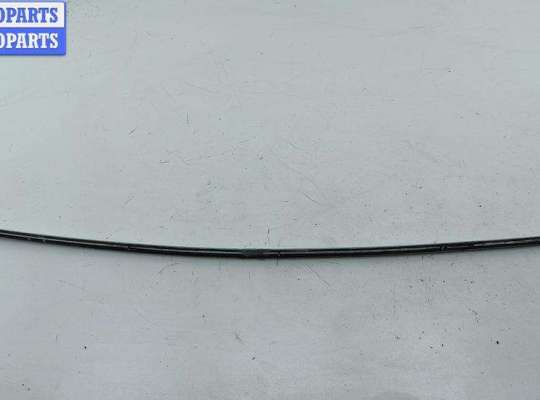 купить Молдинг двери передней правой на Volkswagen Passat B6