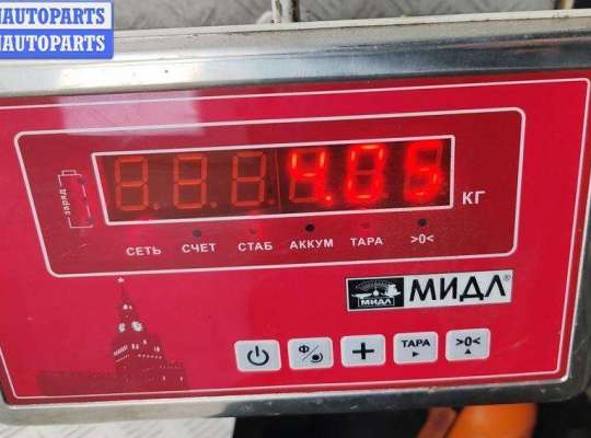 Панель передняя (телевизор) на Volkswagen Golf IV (1J)