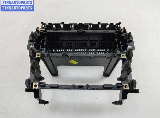 Рамка магнитолы AU1716322 на Audi A4 B5 (1994-2001)