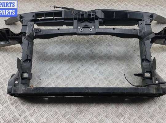 купить Рамка передняя (панель кузовная, телевизор) на Volkswagen Golf-5 Plus