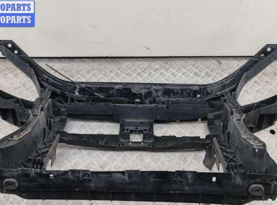 купить Рамка передняя (панель кузовная, телевизор) на Volkswagen Golf-5 Plus