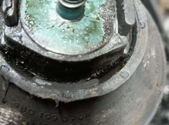 купить Подушка крепления двигателя на Volkswagen Passat B5