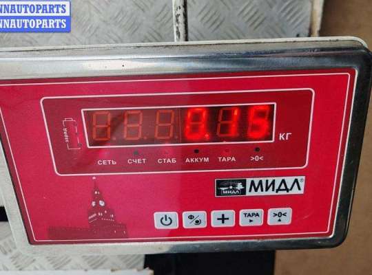 купить Молдинг двери задней левой на Volkswagen Golf-3