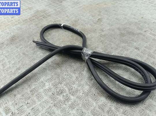 купить Уплотнитель двери передней левой на BMW 5 E60/E61 (2003-2010)