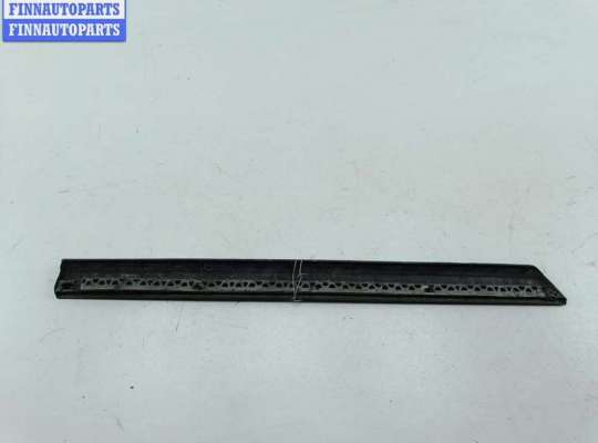 купить Молдинг двери задней левой на Volkswagen Passat B6