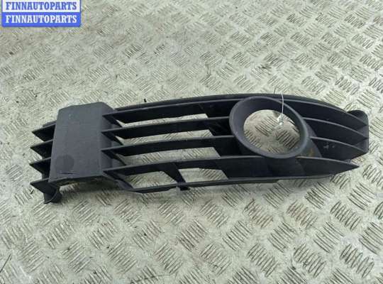 купить Решётка (заглушка) в бампер на Volkswagen Passat B5+ (GP)