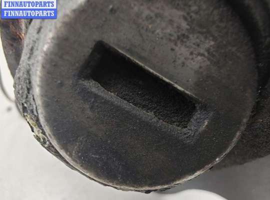 Личинка крышки багажника на Volkswagen Passat B5+ (3B, GP)