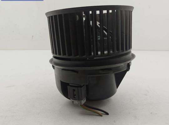 купить Двигатель отопителя (моторчик печки) на Ford Focus II (2004-2011)