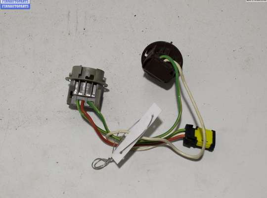 Патрон лампы фонаря PG762232 на Peugeot 607