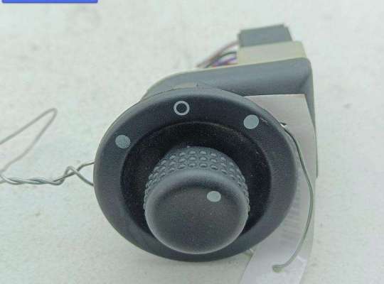 купить Джойстик регулировки зеркал на Renault Scenic II (2003-2009)