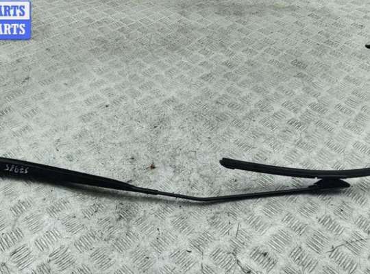 купить Щеткодержатель (поводок стеклоочистителя) передний на Renault Laguna III (2008-2015)