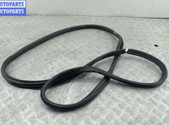 купить Уплотнитель двери задней левой на Volkswagen Sharan (1995-2000)