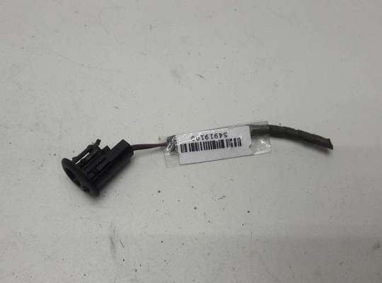 Купить Разъем (фишка) проводки на Volkswagen Passat B5+ (GP) Разъем (фишка) проводки VG2226090 на Volkswagen Passat B5+ (GP)