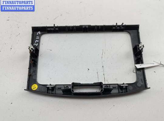 купить Рамка магнитолы на Volkswagen Passat B7