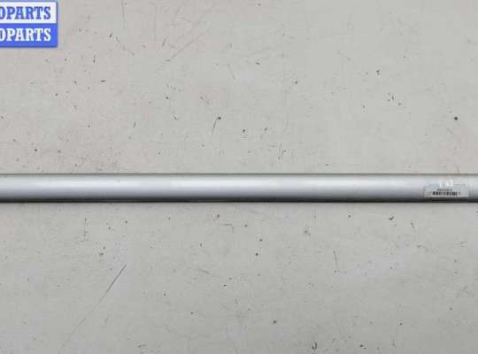 купить Молдинг двери задней правой на Volkswagen Bora