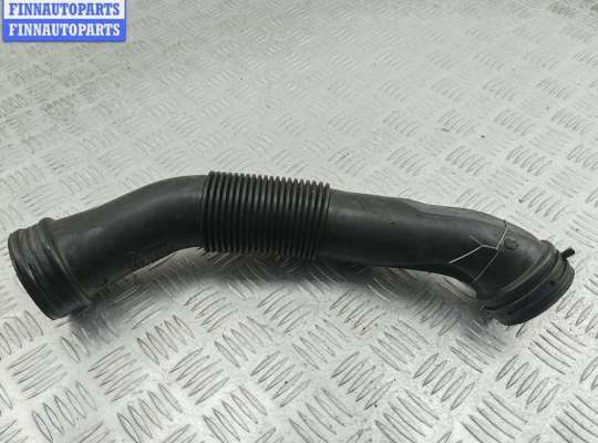 купить Патрубок воздушного фильтра на Volkswagen Passat B5