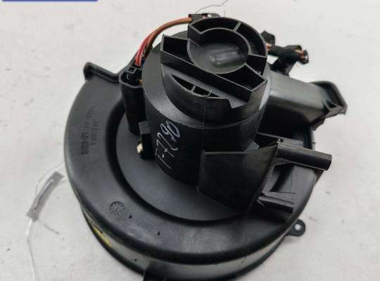 купить Двигатель отопителя (моторчик печки) на Opel Zafira A (1999-2005)