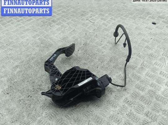 Педаль сцепления VG2392542 на Volkswagen Touran