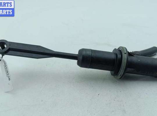 Цилиндр сцепления главный