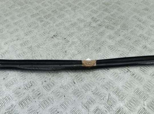 купить Молдинг лобового стекла на Volkswagen Passat B6