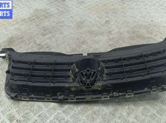 купить Решетка радиатора на Volkswagen Passat B5+ (GP)