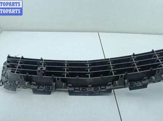 купить Решётка (заглушка) в бампер на Opel Astra H (2004-2009)