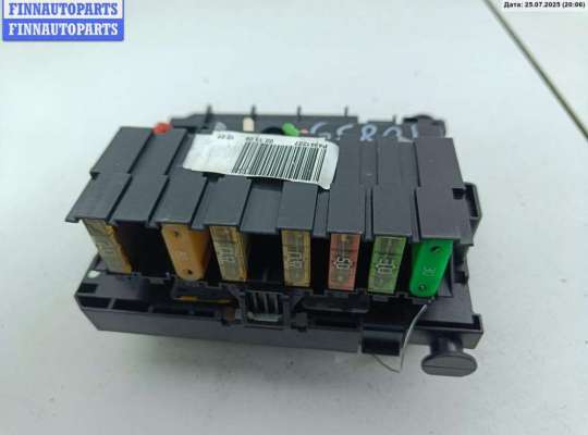Блок предохранителей PG1110037 на Peugeot 307