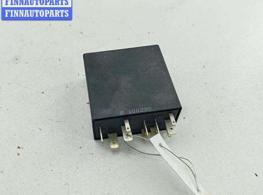 Реле стеклоочистителя (дворников) AU1717753 на Audi A4 B5 (1994-2001)