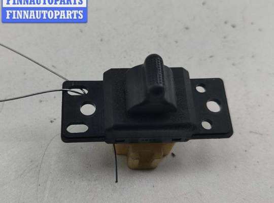 купить Кнопка стеклоподъемника переднего правого на Chrysler Voyager (2001-2007)