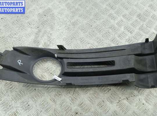 купить Рамка фары противотуманной правой на Volkswagen Caddy (2004-2010)