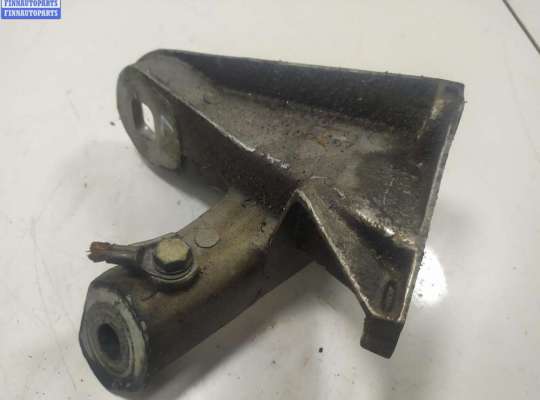 купить Кронштейн двигателя опорный на Audi 100 C3 (1982-1991)