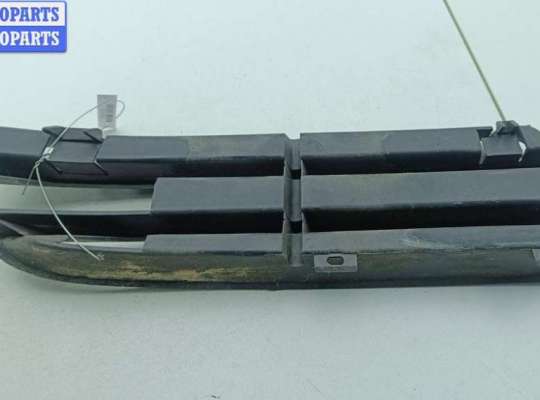 купить Решётка (заглушка) в бампер на Volkswagen Bora