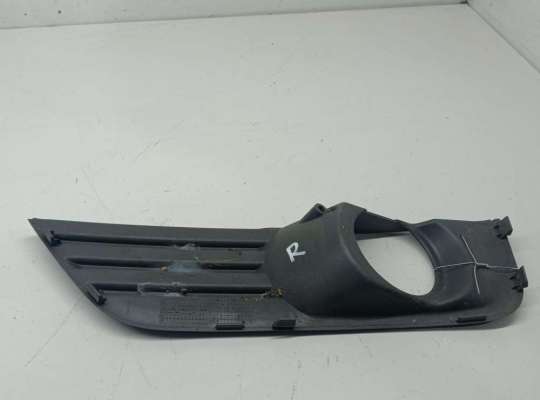 купить Рамка фары противотуманной правой на Ford Focus II (2004-2011)